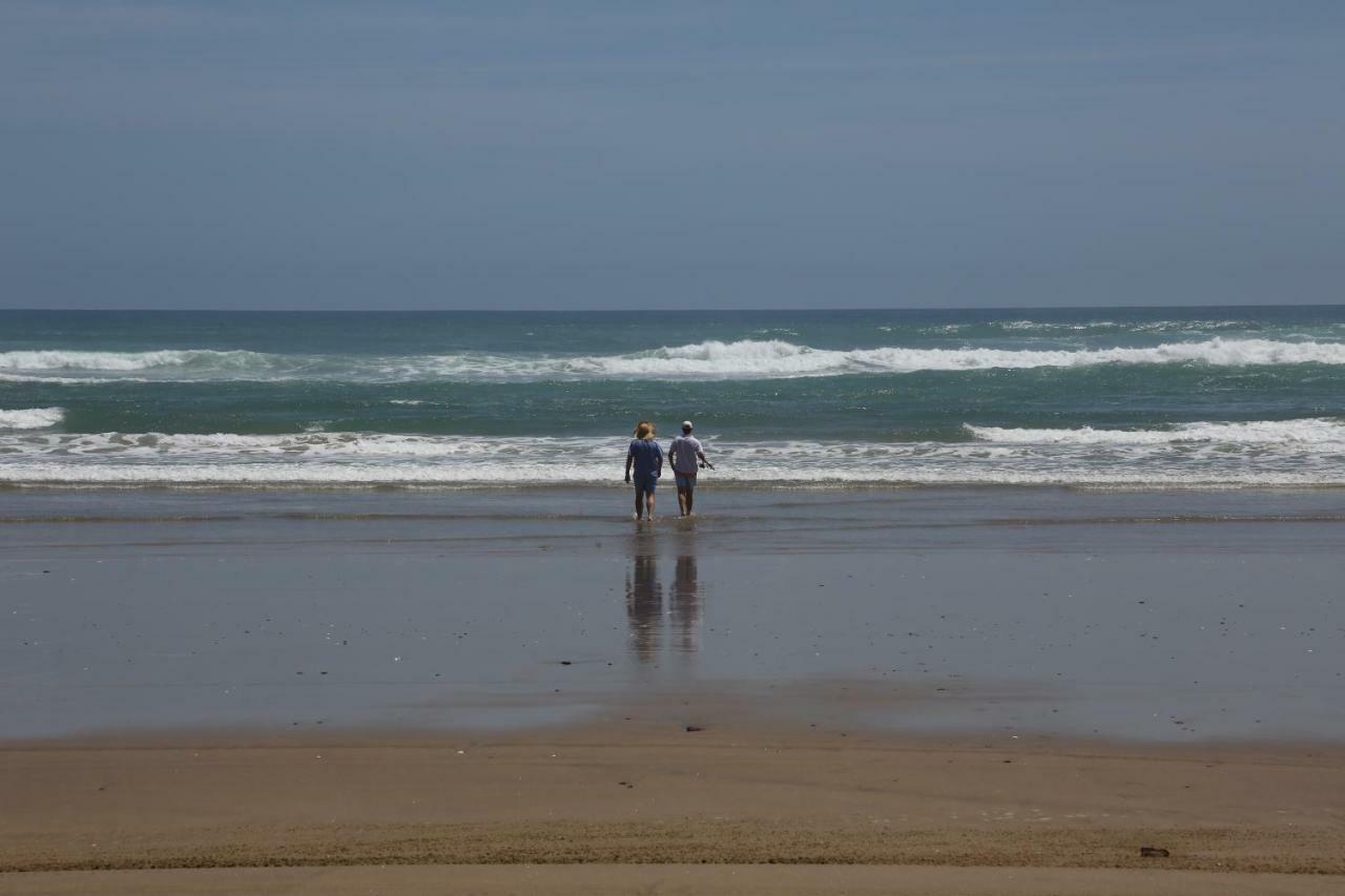 Toad Hall Baylys Beach 外观 照片